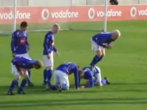 Очередное представление на футбольном поле от игроков "Стьярнана"