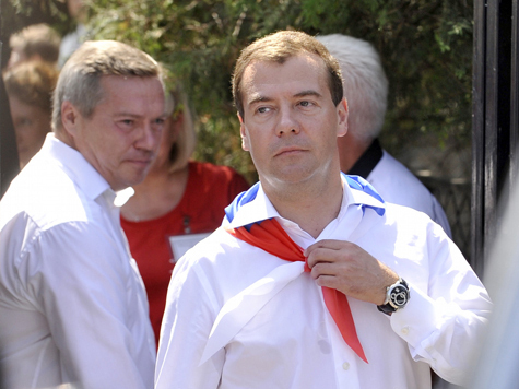 После принятия закона об «иностранных агентах» зарубежная пресса дружно ополчилась на Путина и стала не слишком уважительно жалеть Медведева 