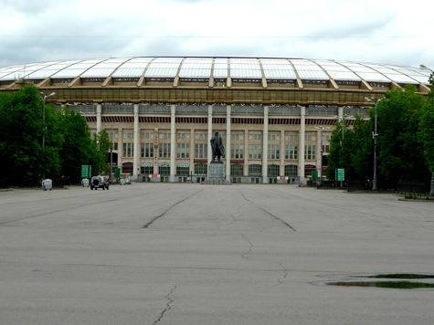 Международная федерация футбола согласилась снизить число посадочных мест на стадионе