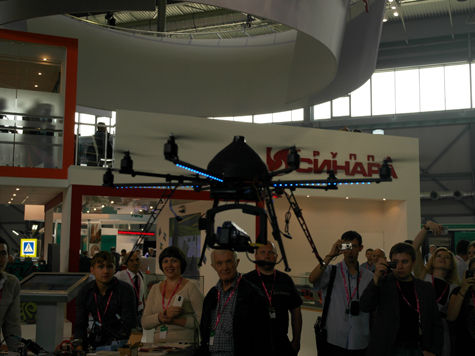 ИННОПРОМ-2014 будет посвящен робототехнике, выставка этого года стала генеральной репетицией 
