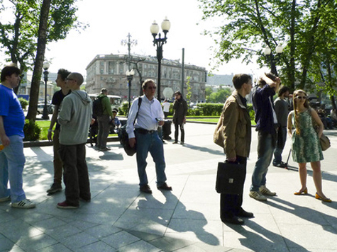 Мирное стояние превратилось в драку с перекрытием Садового кольца