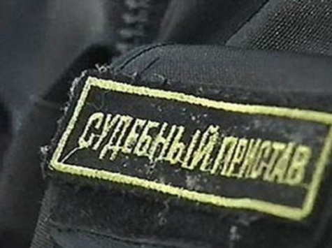 К хабаровским журналистам в суде вызвали пристава с наручниками