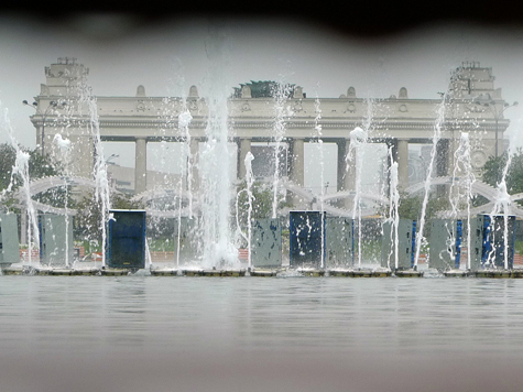 Покататься на роликах, велосипедах, каруселях и катамаранах смогут бесплатно педагоги в столичном парке Горького в День учителя, 6 октября