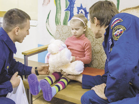 Чудом осталась жива после пожара в Зеленограде четырехлетняя малышка, которая спряталась в квартире