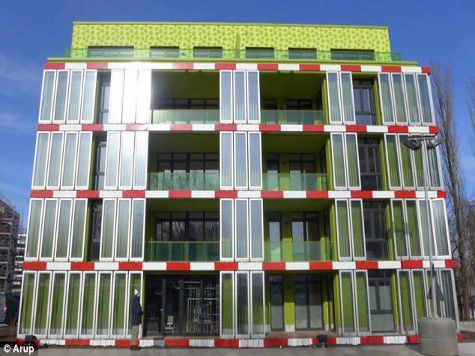 Архитекторы Splitterwerk и инженеры из Arup обнародовали проект первого в мире здания, получающего частичное питание от водорослей