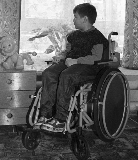 Квартиры на востоке Москвы, где проживают семьи с детьми-инвалидами, оборудуют специальными тренажерами для реабилитации