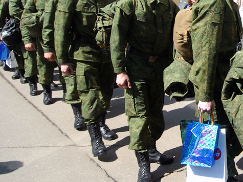 Депутаты хотят снова увеличить срок службы в армии