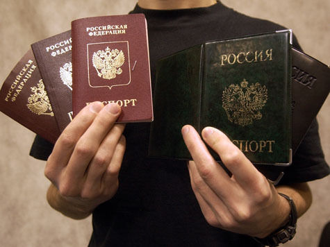 Из-за неправильного цвета чернил в российском паспорте отказали в выдаче загранпаспорта пенсионерке из Абакана местные сотрудники УФМС