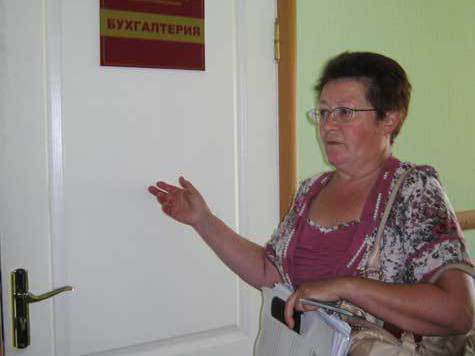 Бывшая глава Полянского сельского поселения Надежда ИЗОСИМОВА несколько месяцев не может получить от нынешней администрации свою трудовую книжку и приказ об увольнении