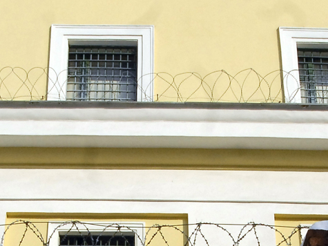 Посредником при передаче взятки выступил один из сотрудников «ИКЕА», гражданин Турции Окан Юналан