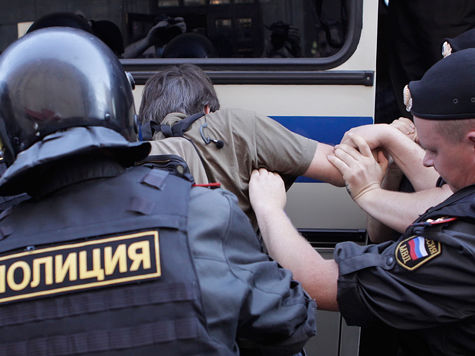 Активисту досталось во время акции в поддержку Навального
