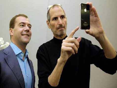 Пострадавшие от "хватки смерти" в iPhone 4 выиграли коллективный иск против Apple
