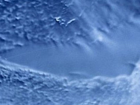 Во пробе льда из уникального антарктического водоема обнаружились следы микроорганизмов из термальных источников полуострова