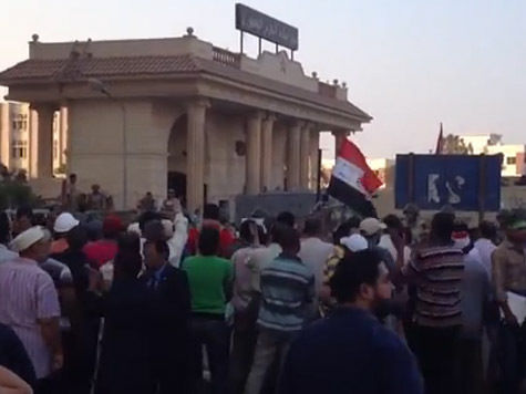 Волнения в Каире, вызванные отстранением Мохаммеда Мурси, не утихают

