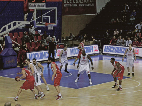 «МК» побывал на стартовом матче баскетбольной Евролиги на Ходынке