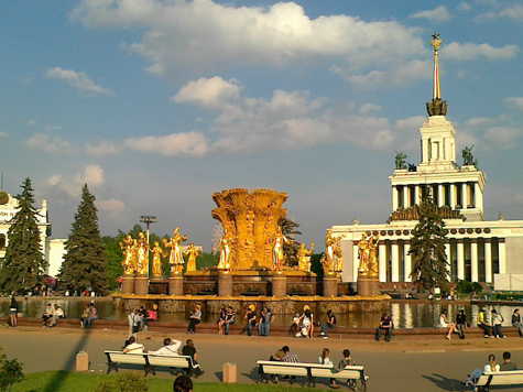Москвичи и гости столицы не смогут 12 апреля восхититься красотой поющих фонтанов на ВВЦ