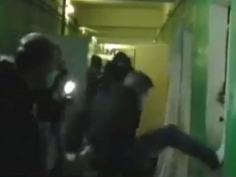 Два организатора штурма общежития в столичном районе Капотне были задержаны полицией — похоже, что им светит уголовная ответственность по статье «Хулиганство»