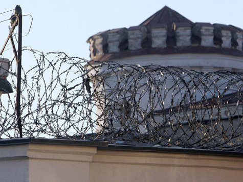 Заключенного спасают от смерти под присмотром правозащитников Заключенного спасают от смерти под присмотром правозащитников