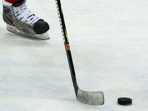 Пируэты на хоккейных воротах закончились в среду больницей для школьника из Зеленограда