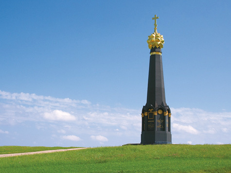 Церетели пришел в Мосгордуму на заседание по вопросу создания мемориального захоронения