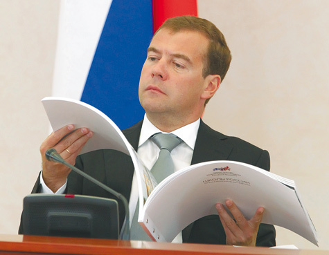 Медведев объяснил, куда бы он полез на месте учеников