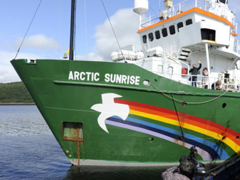 Однако людей с судна Arctic Sunrise могут осудить по статье «хулиганство»