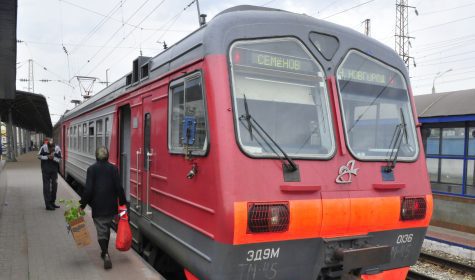 На железной дороге введено новое расписание дальних и пригородных поездов