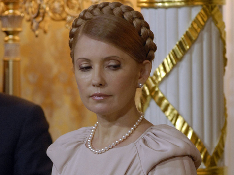 Юлия Тимошенко не доехала до суда пяти метров
