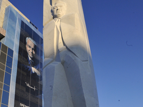 Памятник первому Президенту России восстановят к 1 октября