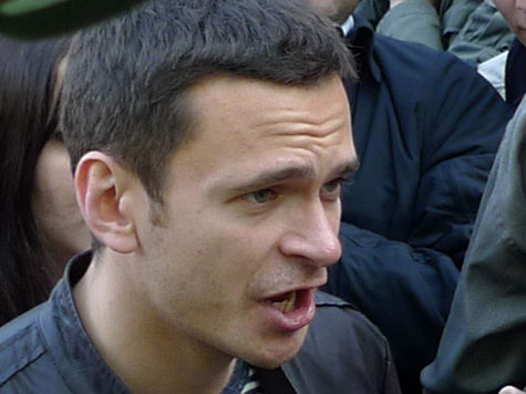 Ни полиция, ни Фемида не помогли блогеру-единороссу засудить известного оппозиционера Илью Яшина