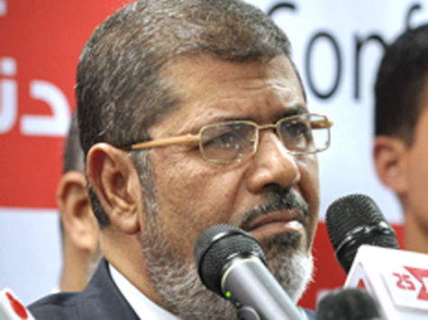 Оппозиция обвиняет президента Мурси в узурпаторстве и зовет народ на улицы