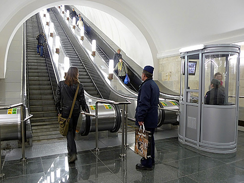 Добраться до дома на общественном транспорте смогут москвичи, решившие встречать Новый год в центре столицы