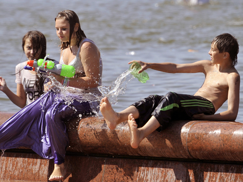 Что русскому жара, то иностранцу — просто тепло