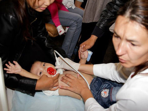 Прямо на теплоходе получили медицинскую помощь от столичных докторов маленькие якутяне