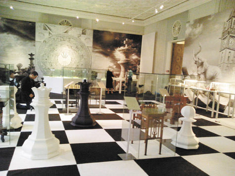 На уникальной выставке экспонируют 70 шахматных комплектов всех времен и народов