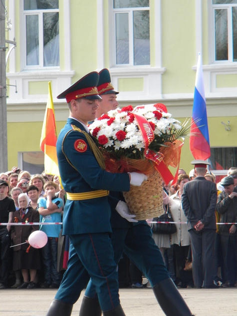 Столица Верхневолжья встретила День Победы парадом