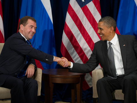 Разведка доносит Обаме подробности о гардеробе Медведева