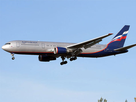 Двоих дебоширов высадили из самолета за то, что они заняли не свои места