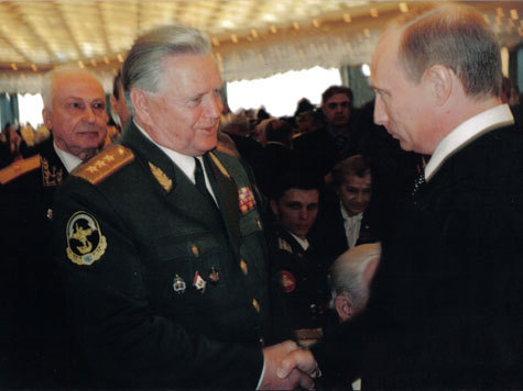 Легендарный советский оперативник угрозыска, советник губернатора 
Громова отмечает 80-летие
