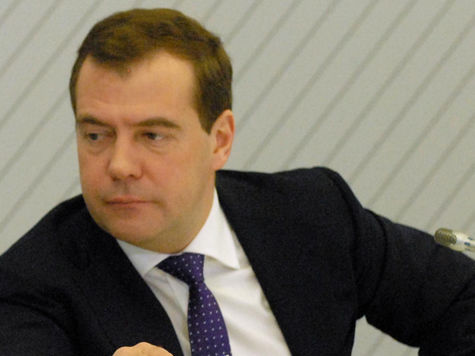 На форуме Медведев поддержал Минфин и ЦБ в их политике жесткого бюджетирования 