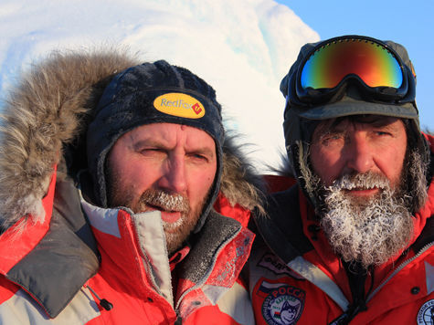 Путешественники прошли 900 км по льду