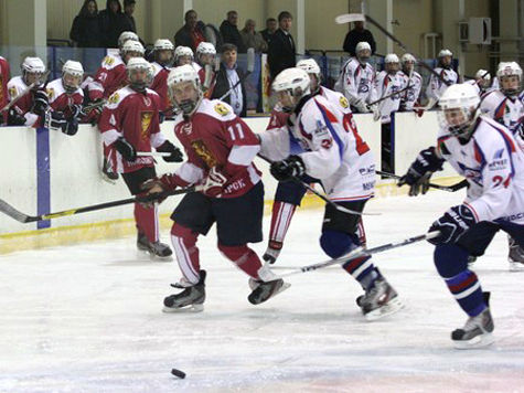 В минувший уик-энд в столице Сибири стартовал чемпионат Юниорской хоккейной лиги (ЮХЛ)