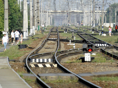 Два железнодорожных переезда вблизи подмосковного города Электроугли заменят в 2014 году одним путепроводом, тем самым освободив нижегородское направление от пробок