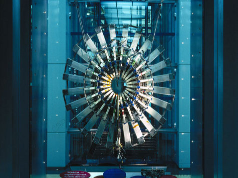 Сейчас идет сборка первого опытного термоядерного реактора для всех