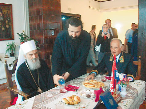 Славяне в Косове брошены в резервации, а албанцы ждут в гости русских туристов
