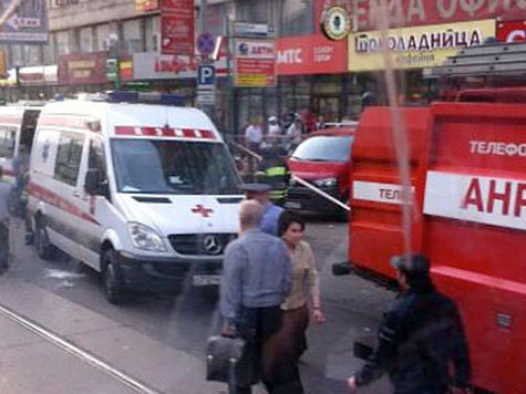 Причиной взрыва на Щербаковской улице в понедельник вечером, при котором пострадали восемь человек, в том числе две маленькие девочки, стала неосведомленность рабочего