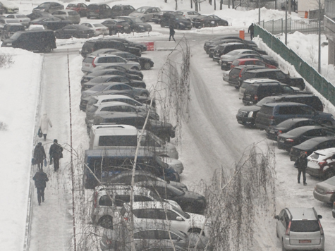 Москвичи, не получившие машино-места по «народной» цене, устроили протестный пикет
