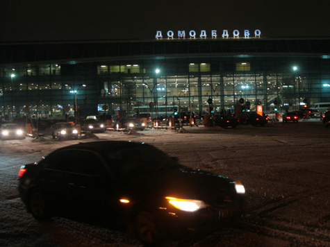 Панику на борту самолета, следовавшего рейсом №157 Москва — Красноярск, устроили в понедельник пассажиры лайнера