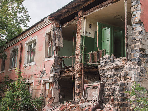 В ночь на 31 июля в жилом доме в поселке Большие Дворы Павлово-Посадского района обрушился фрагмент стены