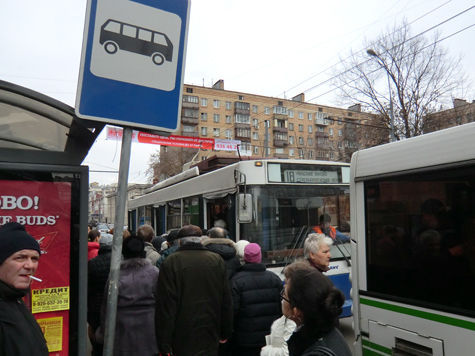 Власти пообещали увеличить число общественного транспорта на всех маршрутах

